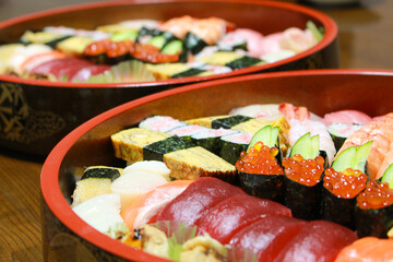 ゴージャスな出前のにぎり寿司