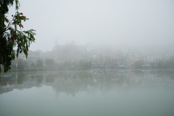 Foggy Sa Pa Lake in Sapa, Vietnam - ベトナム サパ 霧のサパ湖