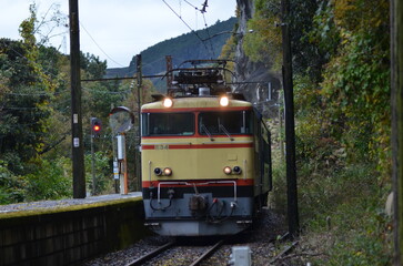 電気機関車　神尾駅
