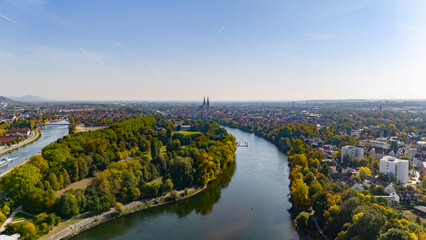 Herrlicher Frühherbst über der bayerischen Unesco-Weltkulturerbestadt Regensburg © Daniel Ehlis