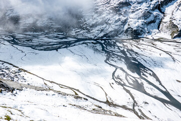 Erster Schnee auf dem oberen Segnesboden in der Nähe von Flims/Laax in Graubünden in der Schweiz