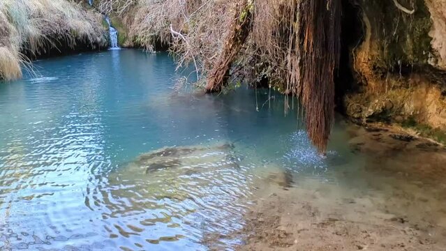 PEQUE&Ntilde;A CASCADA EN EL PARAJE DENOMINADO LA CUEVA DE LOS ANGELES, CERCA DE LA POBLACION DE VILLAMALEA, EN LA PROVINCIA DE ALBACETE. CASTILLA LA MANCHA. ESPA&Ntilde;A