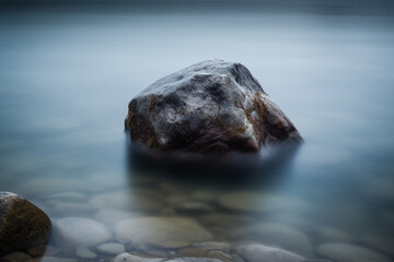 Obraz premium Rock in the water generative AI