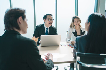 Visualize collaborative meetings driving business growth within your organization.