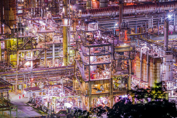 和歌山県　有田市　初島里町　みかん畑からの工場夜景