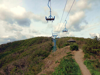 Seilbahn Boppard in Nähe der Bergstation im UNESCO-Welterbe Oberes Mittelrheintal im Rhein-Hunsrück-Kreis, Rheinland-Pfalz. Aussicht vom Wanderweg Traumschleife Mittelrhein-Klettersteig.