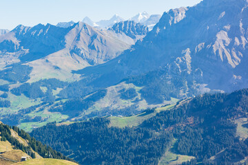 Wandern in Schweiz zur Herbstzeit