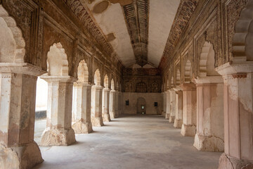 Fototapeta na wymiar Orchha fort and palace complex in orchha, madhya pradesh, india.