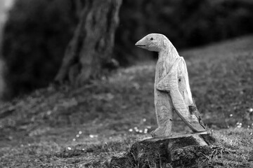 Escultura de madera de un p&aacute;jaro