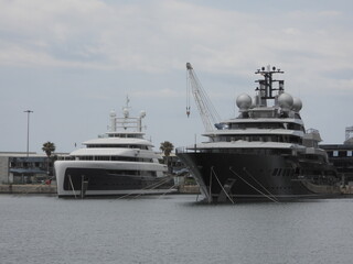 Spain: Luxury yachts in the harbour of Tarragona city