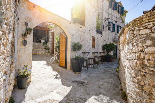 Fototapeta Streets of the old resort town of Primosten, Croatia.