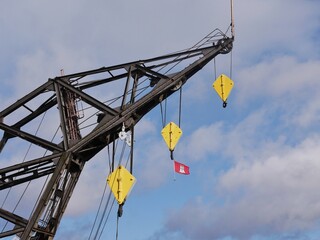 Kran und Winden im Hamburger Hafen