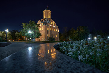 Ancient ukrainian Pyatnytska church and reflection
