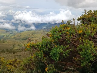 Obraz premium clouds in the mountains