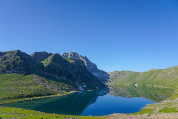 The Tarsar Marsar Lake trek is one of the prettiest treks in our country, provided you time it ... landscape mountain the Tarsar Marsar trek, india, tourist and hikers