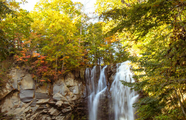 初秋のアシリベツの滝