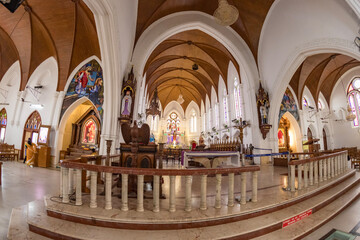 Interior of San Thome Basilica, built in the 16th century by Portuguese explorers, over the tomb of St. Thomas, an apostle of Jesus. - obrazy, fototapety, plakaty