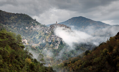 Village classé d'Apricale, province d'Imperia,  Ligurie, Italie 