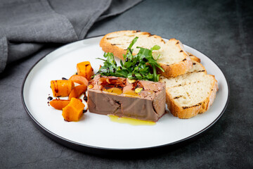 arugula with crusty bread and pate sauce, side view