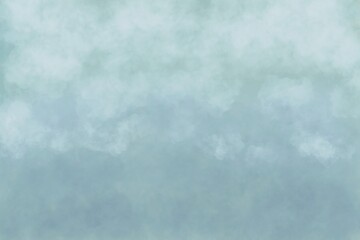Fondo de nubes blancas sobre cielo gris azulado 
