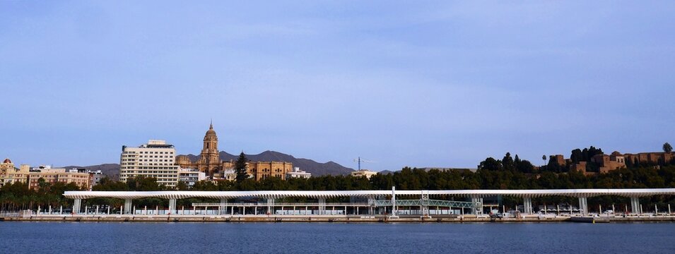 M&aacute;laga desde el puerto