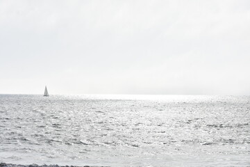 Velero en la bahía de Papudo