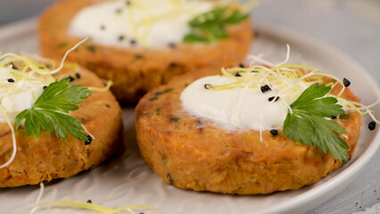 Grilled veggie burgers with chickpeas and vegetables