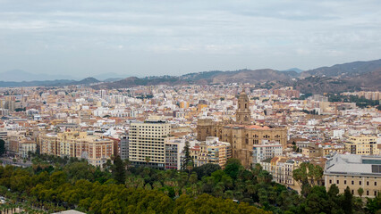 Fototapeta na wymiar vista aérea de la bonita ciudad de Málaga en el sur de España
