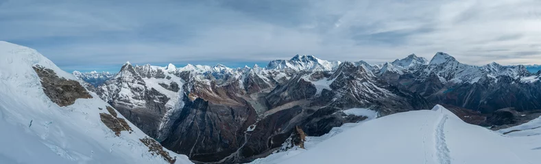 Photo sur Plexiglas Lhotse Mount Everest, Nuptse, Lhotse with South Face wall, Makalu, Chamlang beautiful panoramic shot of a High Himalayas from Mera peak high camp site at 5800m. 43MP high definition multishot photo.