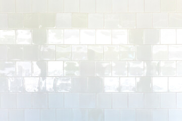 tło fotograficzne, białe błyszczące kafelki © Kamil_k2p