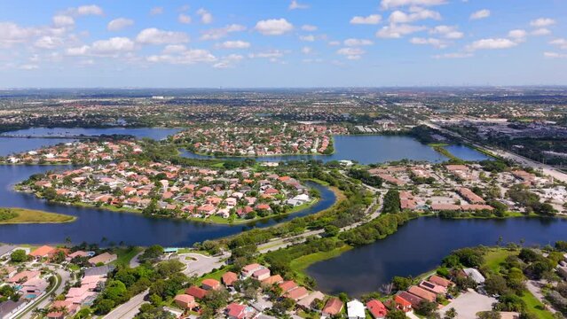 Aerial lateral motion Pembroke Pines Silver Lakes neighborhood homes