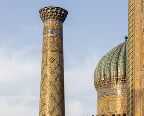 Usbekistan - Samarkand: Minarett und Kuppel am Registan (Close up)