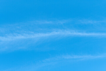 Obrazy na Plexi  rozmazane chmury na letnim niebie
