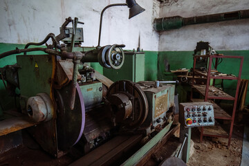 Old lathe in the metalworking workshop