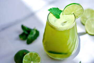 Bebida limonada refrescante, saludable