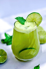 Bebida limonada refrescante, saludable