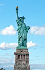 Obraz premium Statue of Liberty with Blue Sky