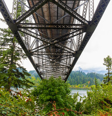 The Bridge of The Gods Crosses The Columbia River at Cascade Locks, Oregon, USA