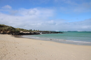 Fototapeta na wymiar Beach scene on Griffiths Island, Port Fairy, Victoria, Australia.