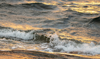 Autumnal waves in the archipelago in Finland