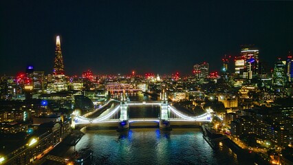 Fototapeta premium View the Tower Bridge at night in London