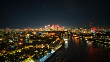 Fototapeta na wymiar night view of the city in London