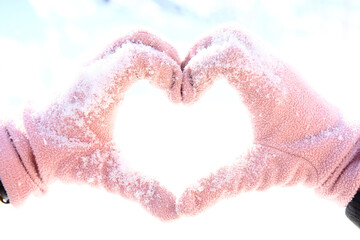 heart snow gloves hands winter