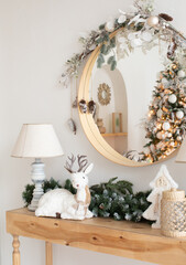 Christmas decorations in the apartment - 663235630