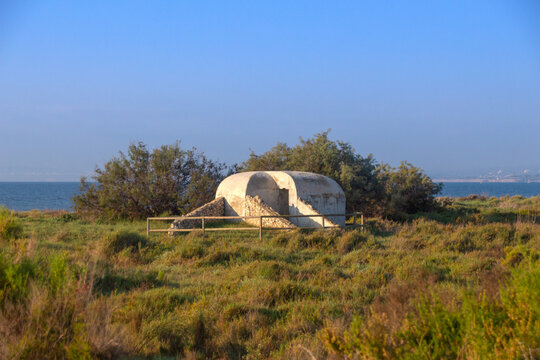 Provincia de Alicante - Santa Pola - Playa de la Gola, las casamatas de la Guerra Civil.