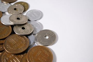 たくさんの日本硬貨