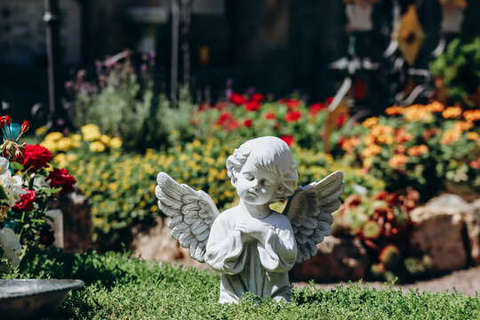 Angel figurine in a cemetery in northern Italy