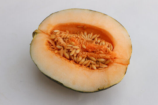 cantaloupe melon slices