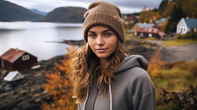 travel girl in autumn wearing warm clothes