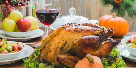 Fototapeta na wymiar thanksgiving holiday table with roast turkey 
